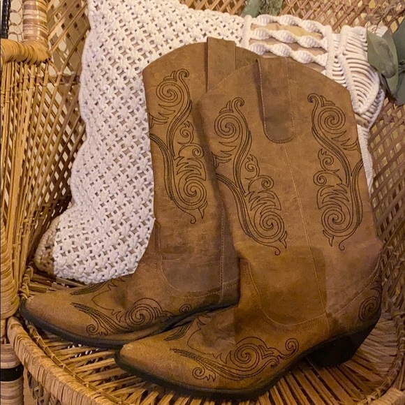 Cowboy boots - Picture 4 of 5